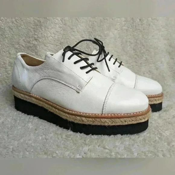 *SOLD* L'INTERVALLE Casual lace shoes size 38 = 7.5,  8 US White leather - Picture 1 of 11